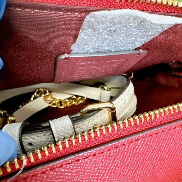 Coach CC377 Disney X Coach Box Crossbody With Cruella Motif IM/Red Apple Multi - Picture 6 of 8